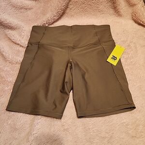 NWT Womens All In Motion Taupe XL Shorts